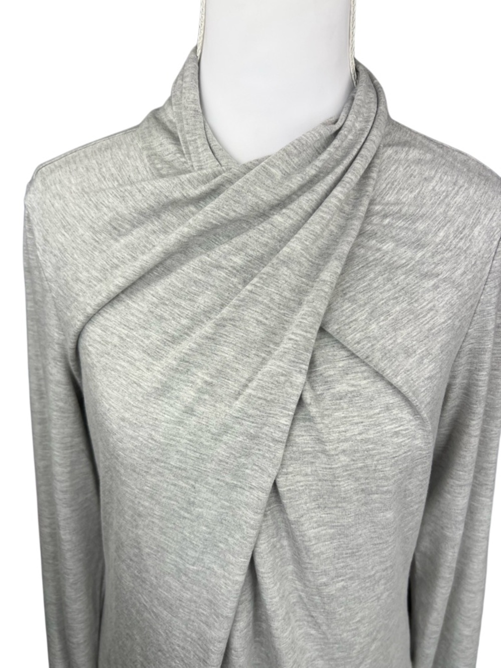 Elie Tahari Gray Draped Crossover Mock Neck Long Sleeve Knit Top Medium - Picture 2 of 8